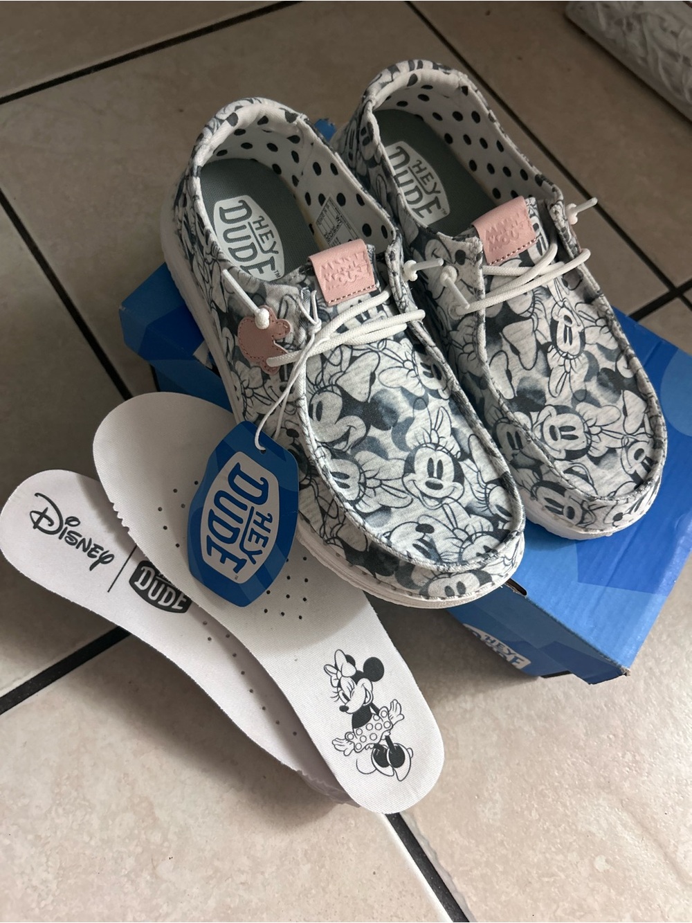 Hey Dude Disneys Minnie Mouse Slip-On Sneaker grey/white animal print NIB sz 7.5